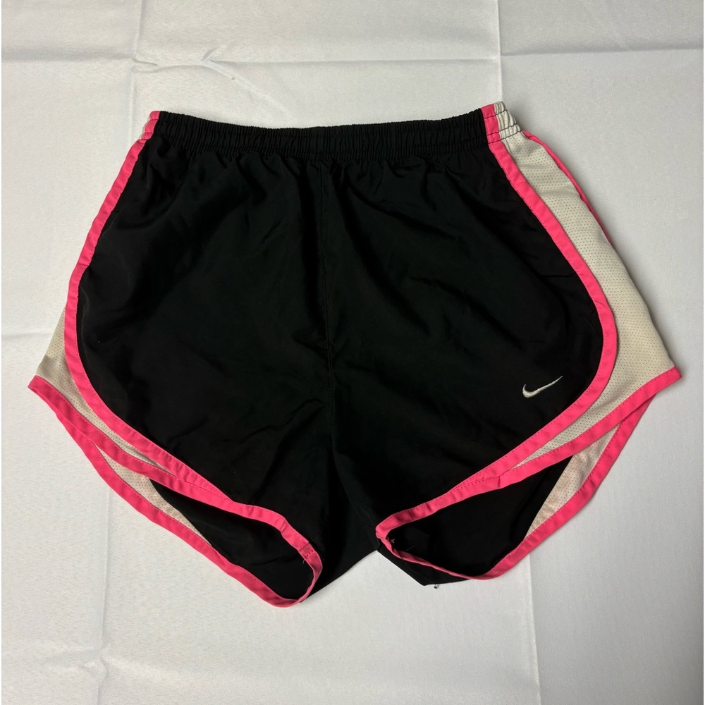 NIKE SHORTS 🖤🩷